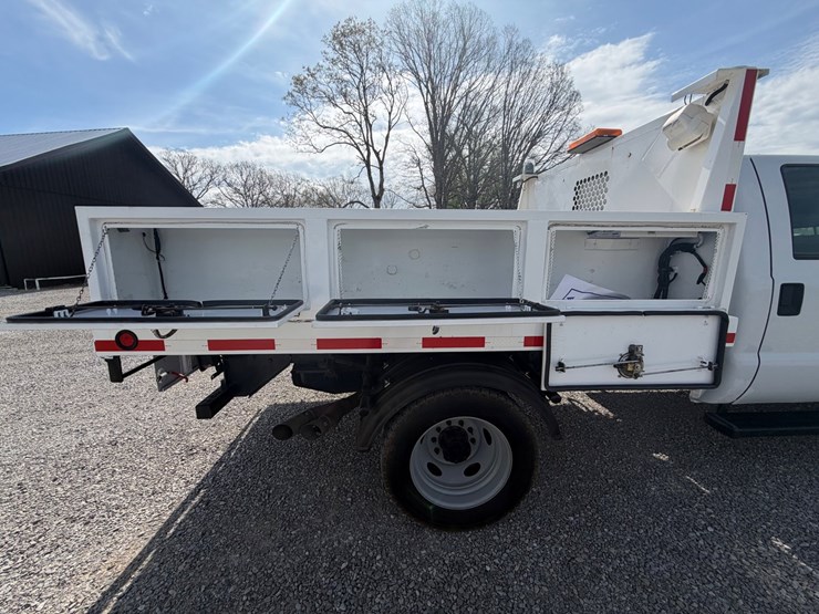 2012-ford-f550-image-25