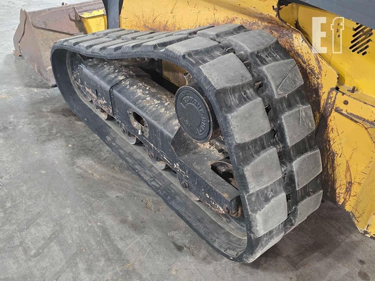 2014-deere-323e-image-25