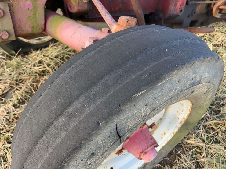 international-parts-tractor-image-12