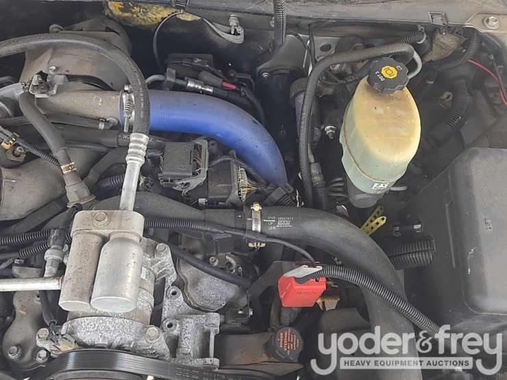 2002-chevrolet-silverado-2500hd-image-44