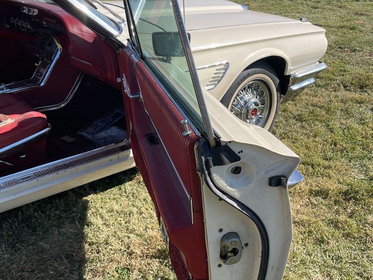 1965-ford-thunderbird-image-67