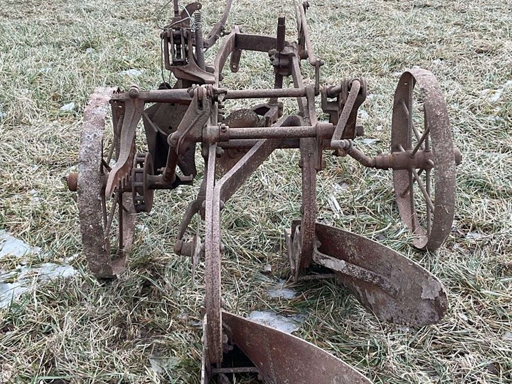 two-bottom-oliver-plow-image-4