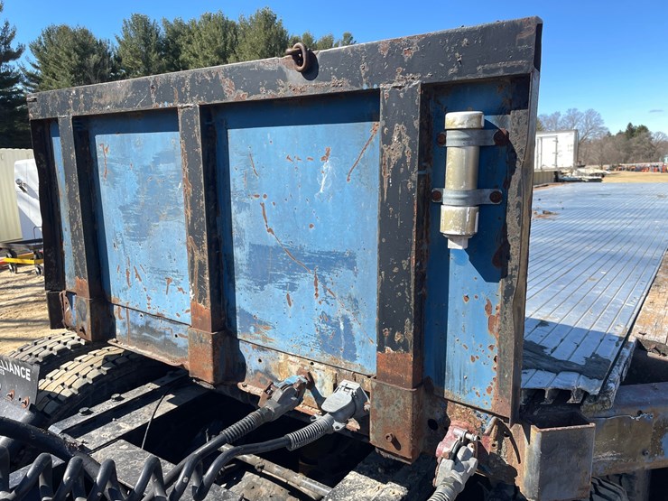 #1030-•-1973-28'-pike-semi-trailer-(has-wi-title)-image-8