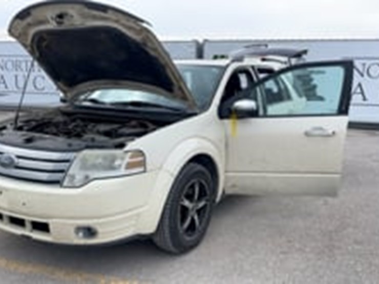 2009-ford-taurus-x-image-9