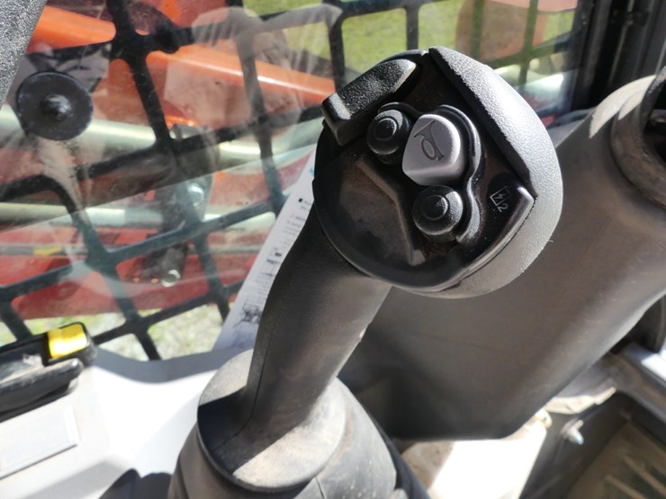 kubota-svl75-3-image-14