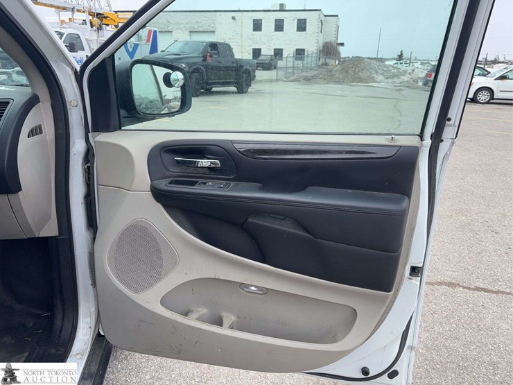 2015-ram-c/v-image-20