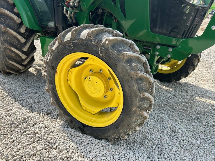 2021-john-deere-5075e-image-11