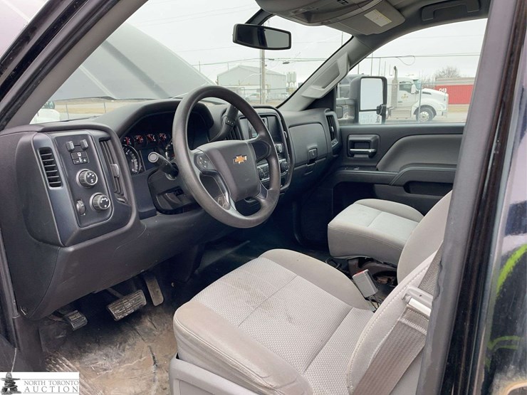 2015-chevrolet-silverado-2500hd-image-11