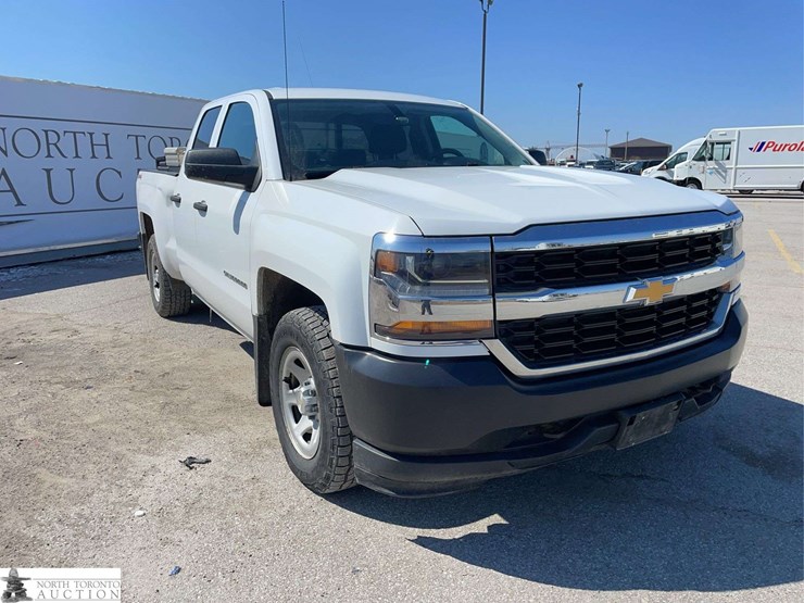 2017-chevrolet-silverado-1500-image-3