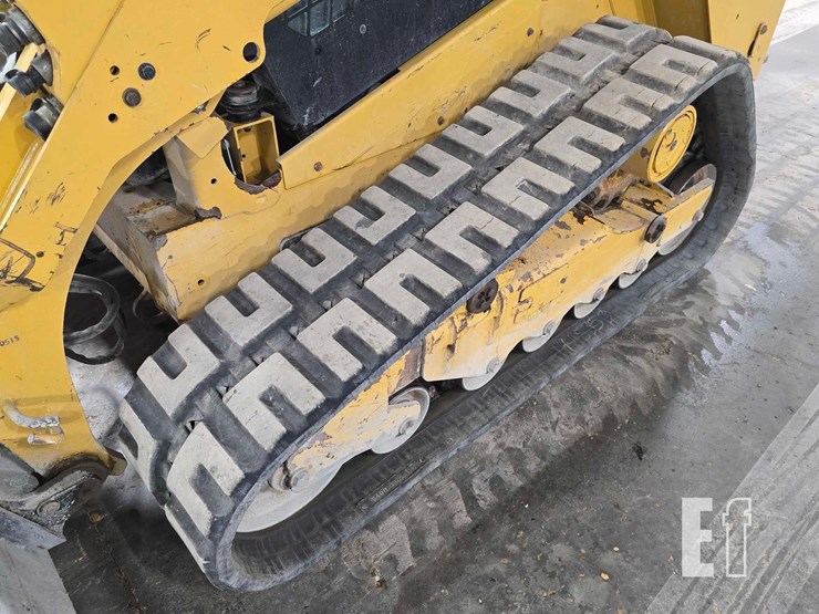 2021-caterpillar-289d3-image-31