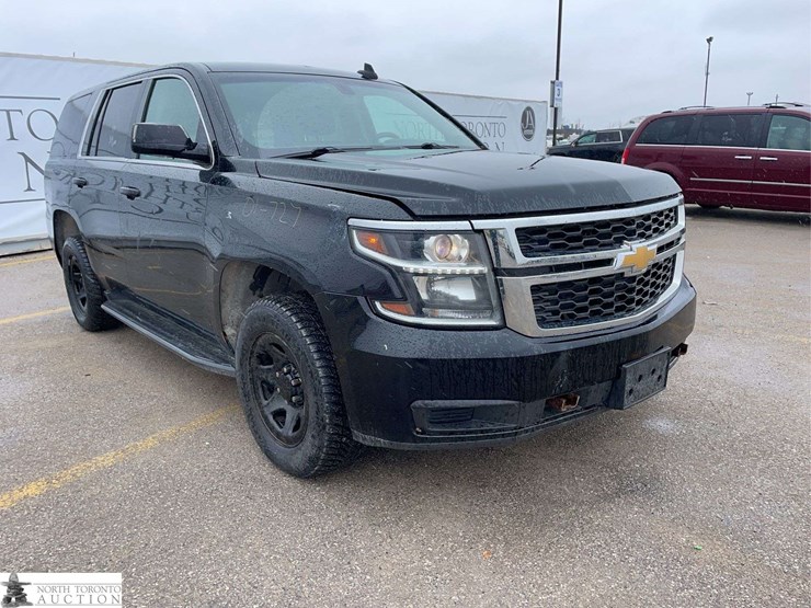 2017-chevrolet-tahoe-image-3