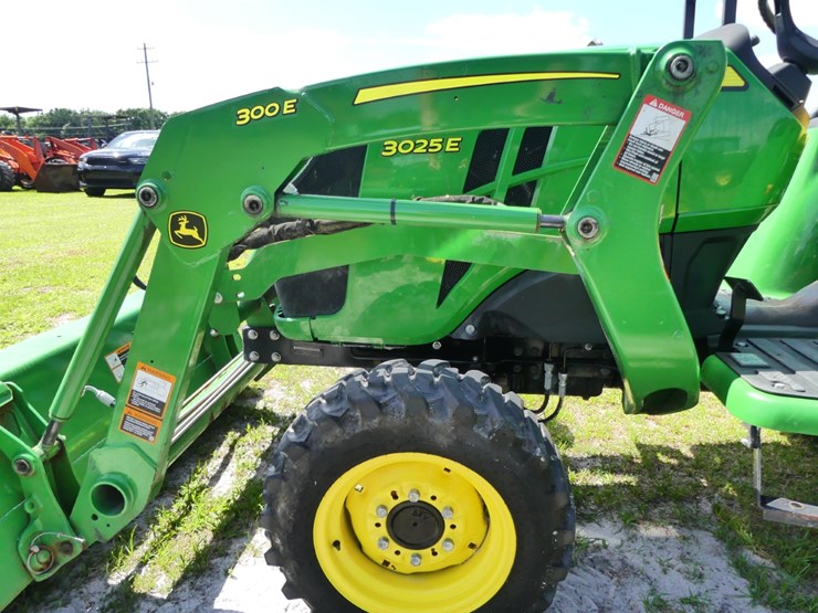 2021-john-deere-3025e-image-8
