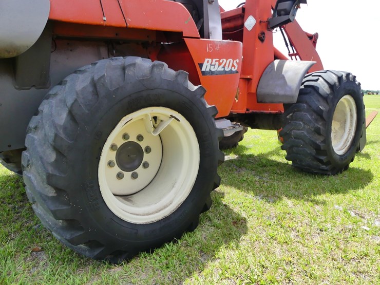 2012-kubota-r520s-image-5