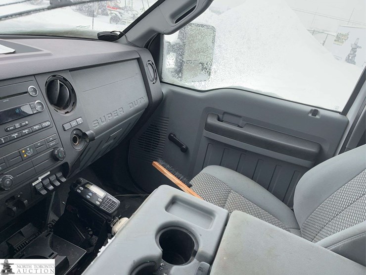 2013-ford-f350-image-16