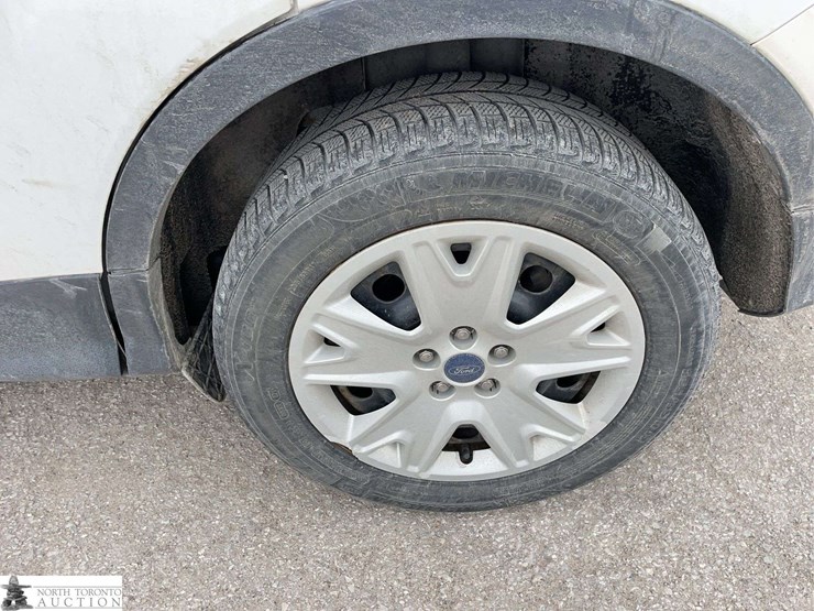 2015-ford-escape-image-19