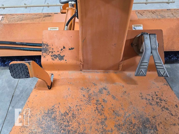 2019-broce-bw260-image-15