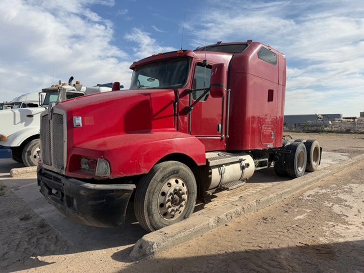 2007-caterpillar-c15-image-1