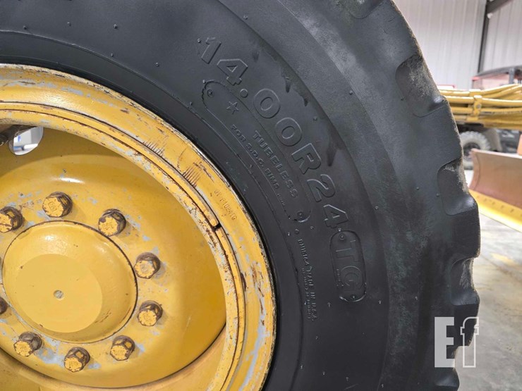 2001-caterpillar-140h-vhp-image-30