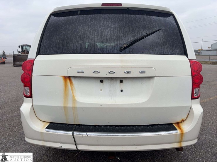 2011-dodge-grand-caravan-se-image-6