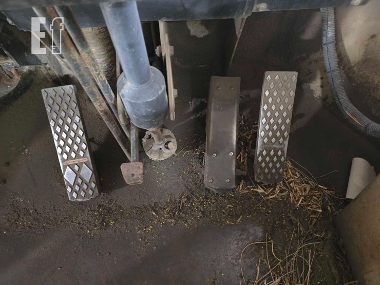 1990-deere-624e-image-15