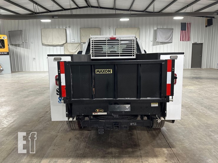 2022-ford-f350-image-8