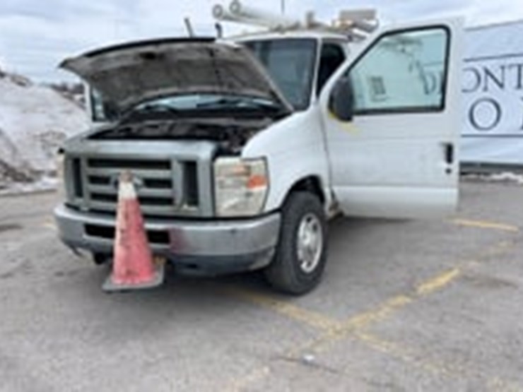 2012-ford-cargo-image-9