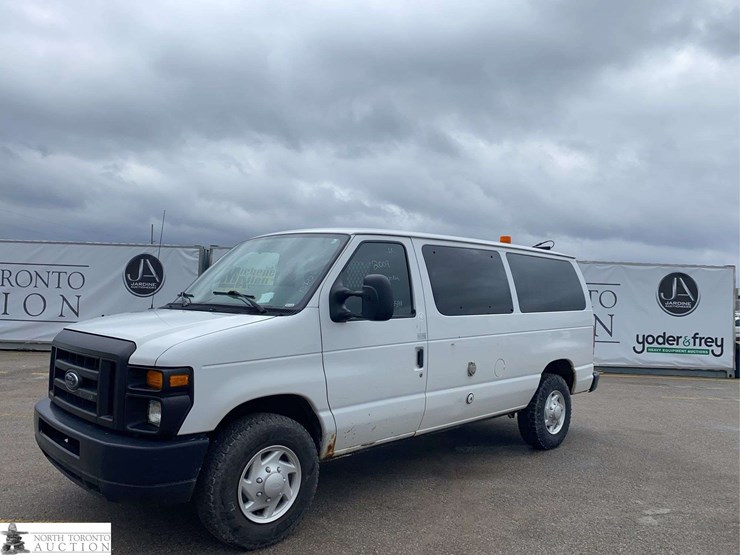 2009-ford-cargo-image-1