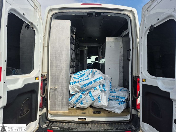 2016-ford-transit-image-25