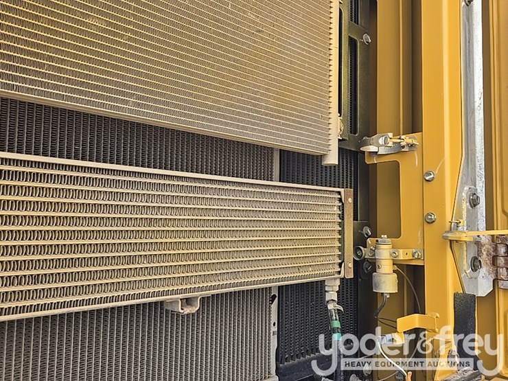 2017-caterpillar-336fl-image-48