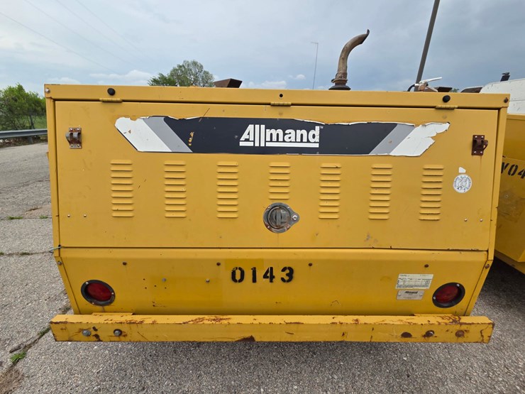 2010-allmand-bros-maxi-heat-mh1000-image-5