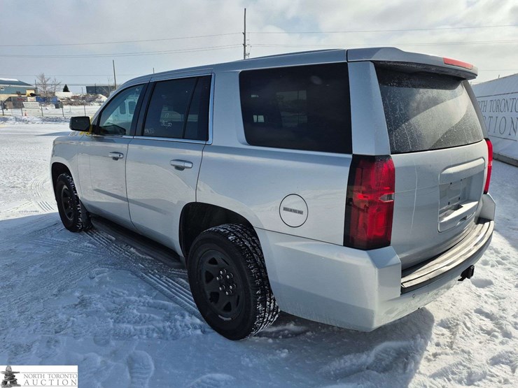 2017-chevrolet-tahoe-image-7