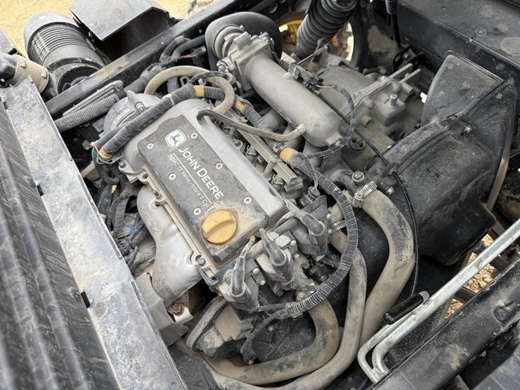 john-deere-gator-image-12