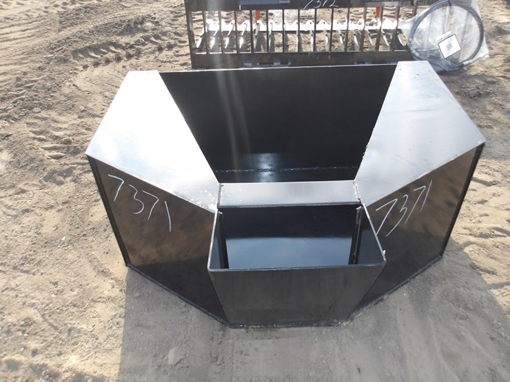 #7371-•-3/4-cy.-concrete-placement-bucket-image-2