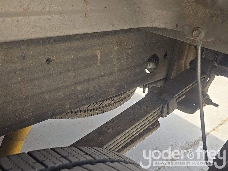 2002-chevrolet-silverado-2500hd-image-24