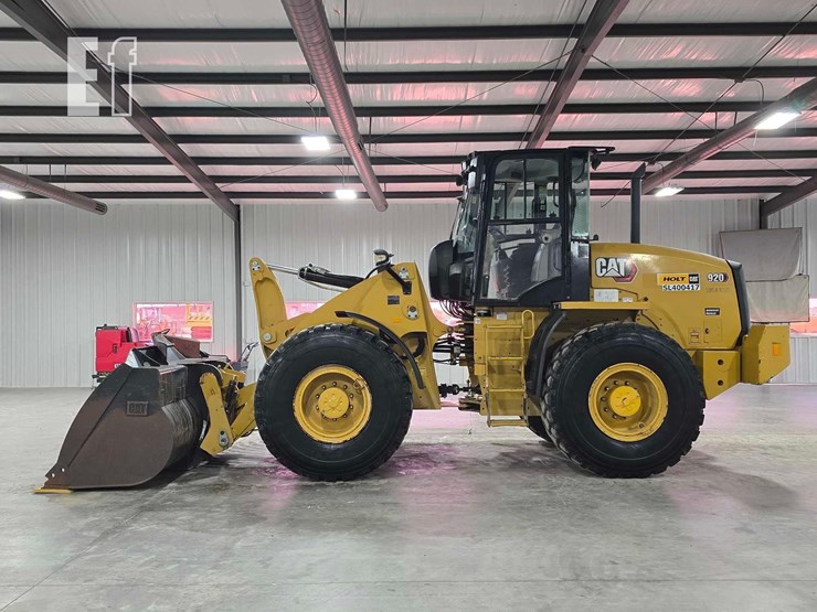 2021-caterpillar-920-image-5