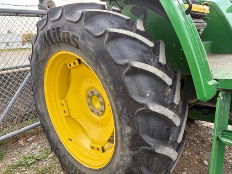 2020-john-deere-6105e-image-6