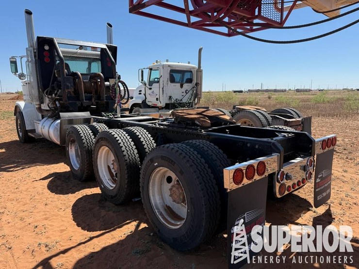 2013-peterbilt-367-image-4