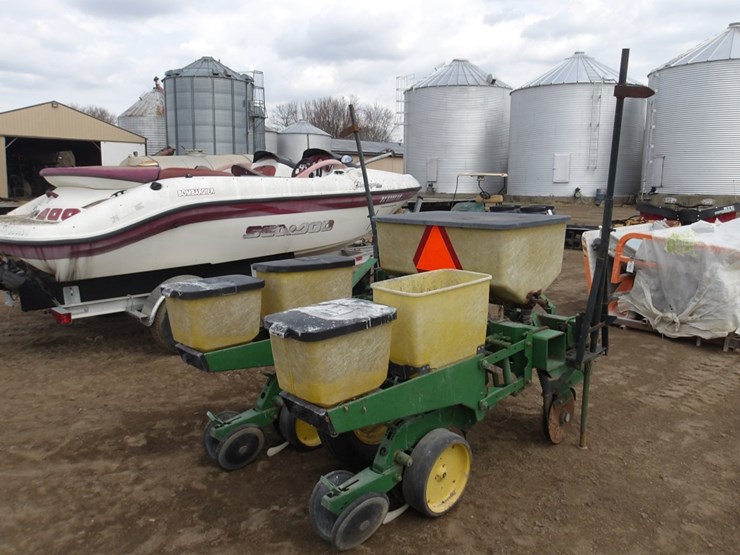 #7426-•-3pt-2-row-john-deere-planter-image-18