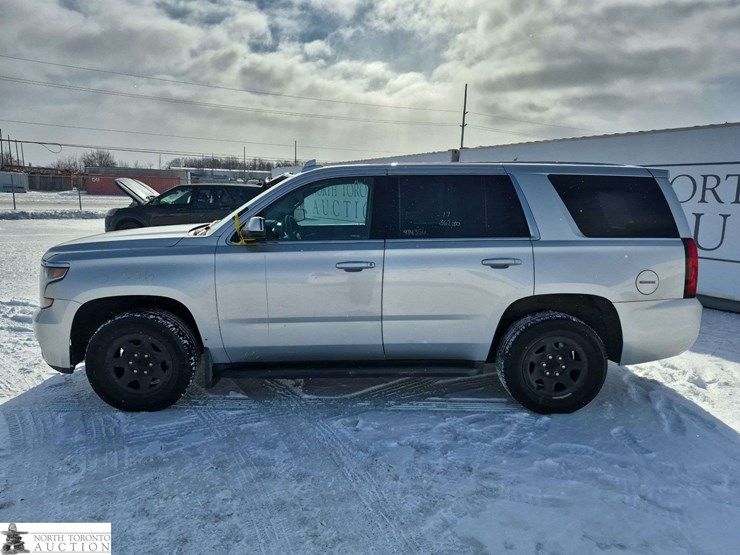 2017-chevrolet-tahoe-image-8