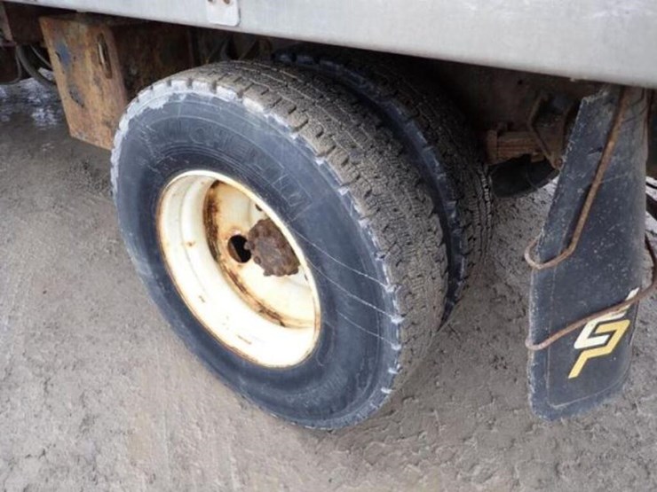 2006-ford-f650-xlt-image-40