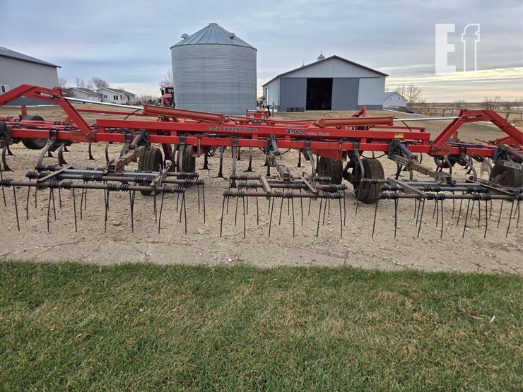 case-ih-4900-image-27