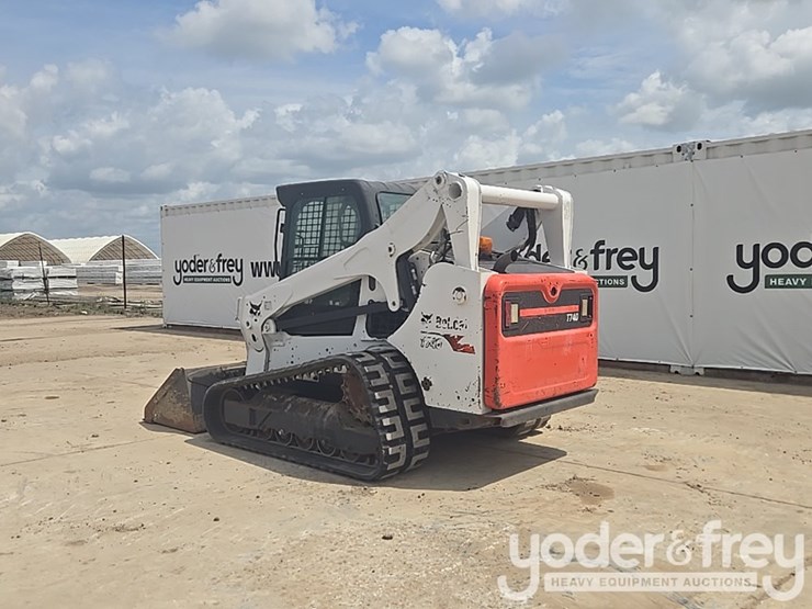 2021-bobcat-t740-image-3