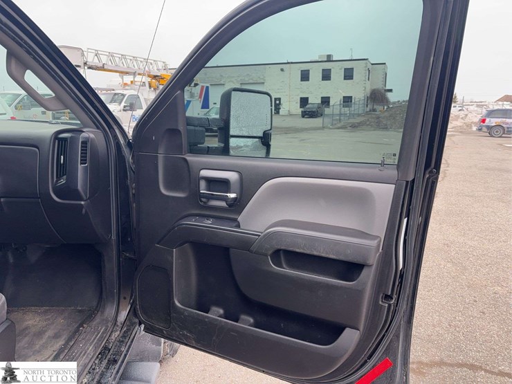 2016-chevrolet-silverado-2500hd-image-24