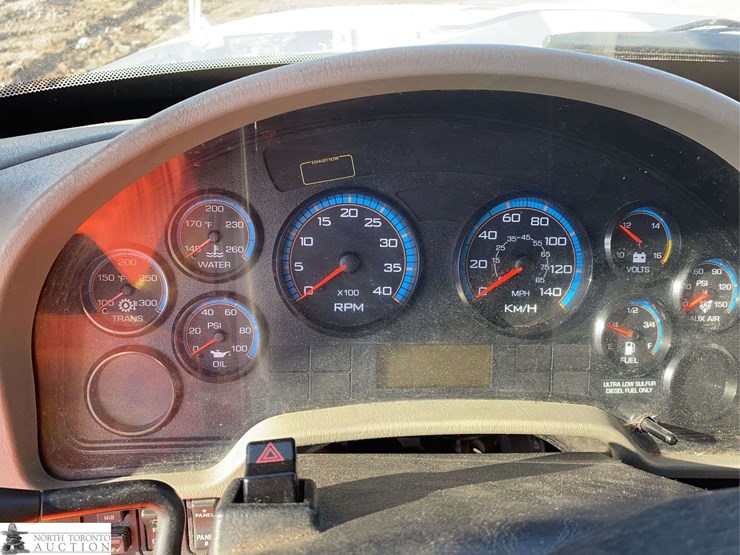 2013-international-durastar-4300-image-10