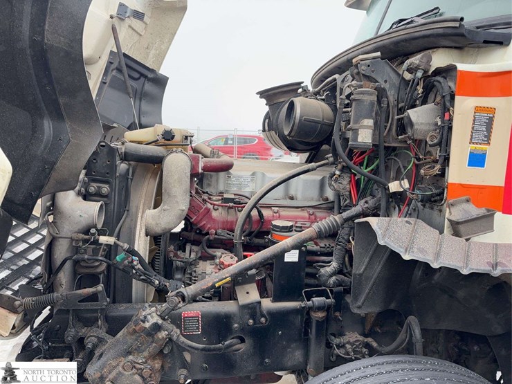 non-operable-2014-mack-pinnacle-t/a-day-cab-tractor-image-25