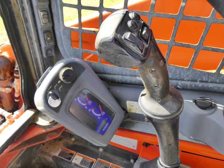 kubota-ssv75-image-12