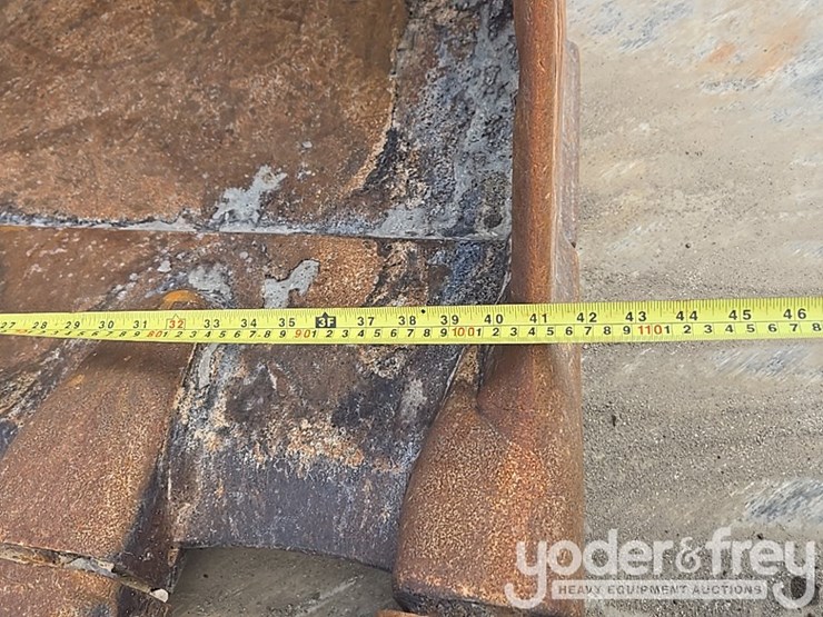 2017-deere-210g-lc-image-29