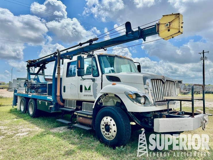 2014-international-7400-image-1