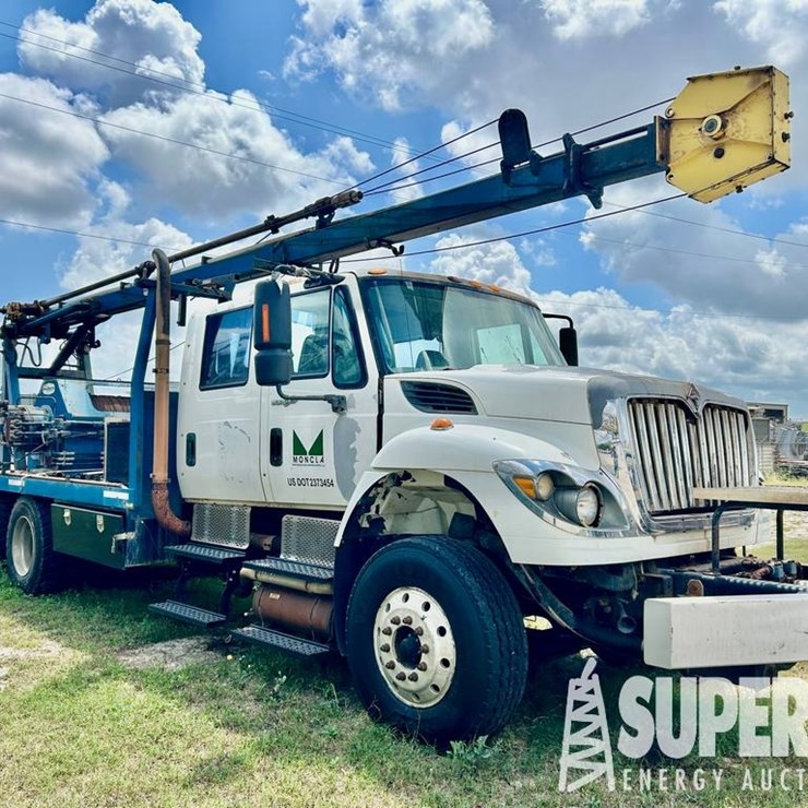 2014 INTERNATIONAL 7400