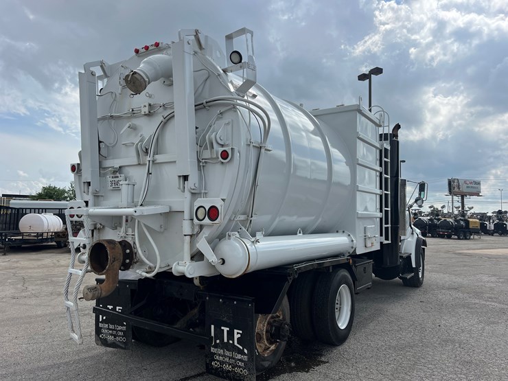 2005-sterling-lt9500-image-5